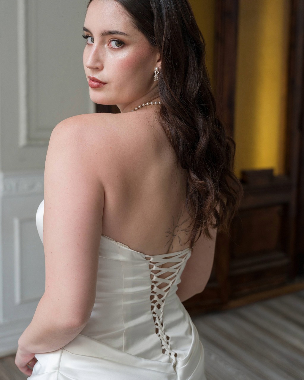 Vestido de novia minimal liso sencillo elegante minimal sofisticado exclusivo wedding dress corset